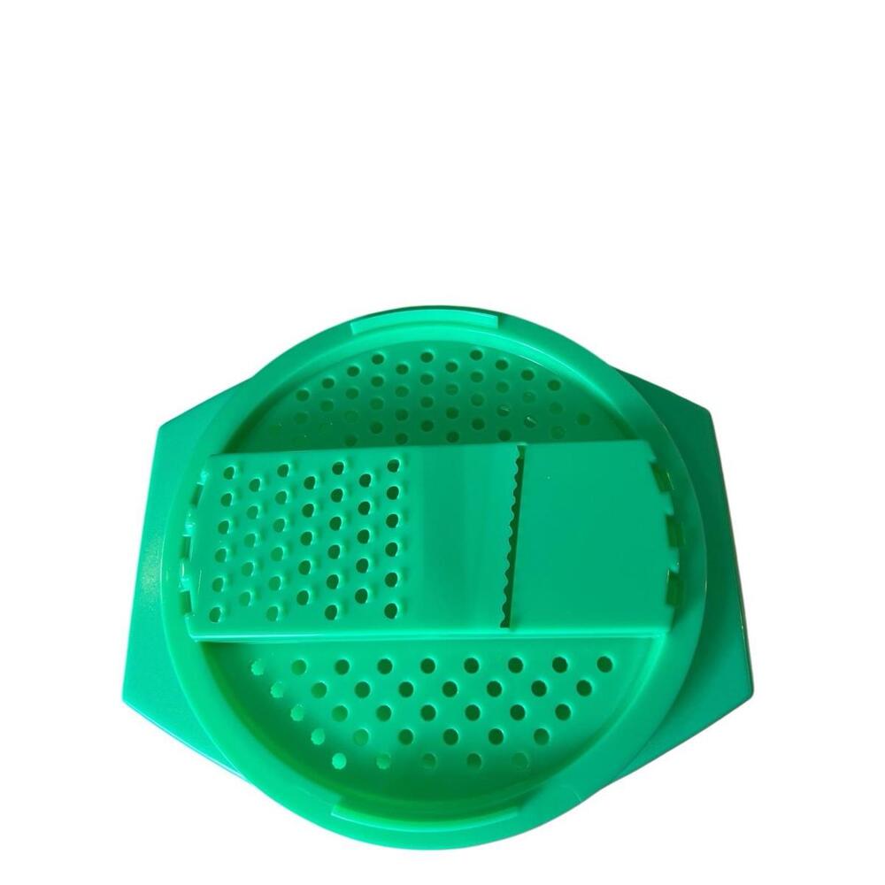 Vintage Tupperware Cheese Grater Lettuce Strainer Bowl Jadeite Green 4 Piece Set